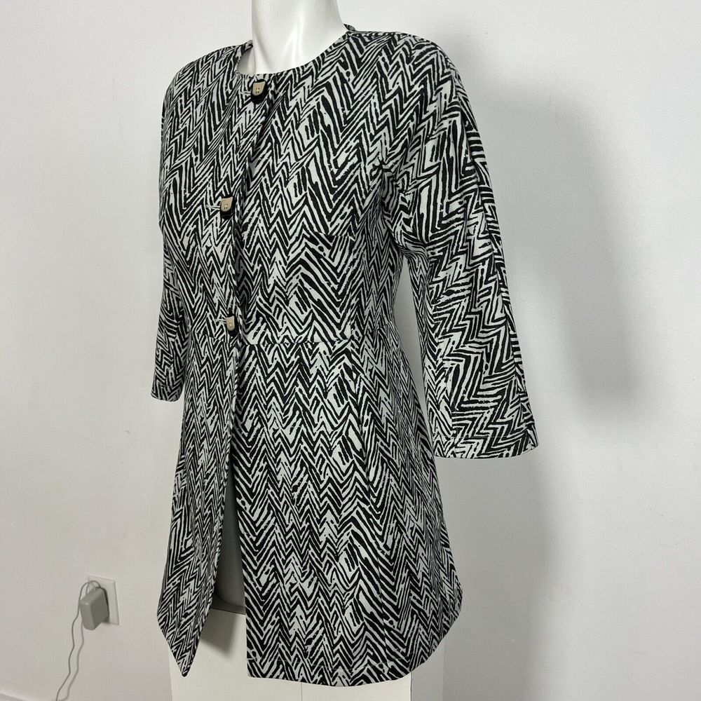 CAbi #3034 Womens Size XS Black White 3/4 Sleeve Zig Zag Ponte Knit Jacket - Picture 4 of 8